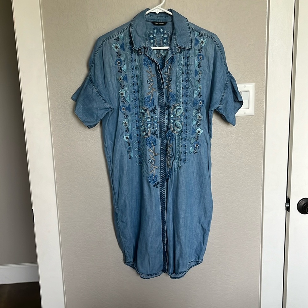 DRIFTWOOD Blue Floral Embroidered Denim Button Down Shirt Dress medium